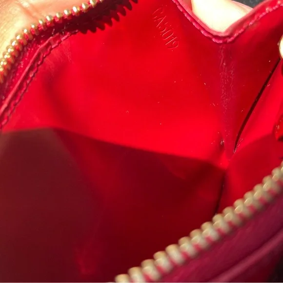 Louis Vuitton Vernis Key Clay - Picture 9 of 10